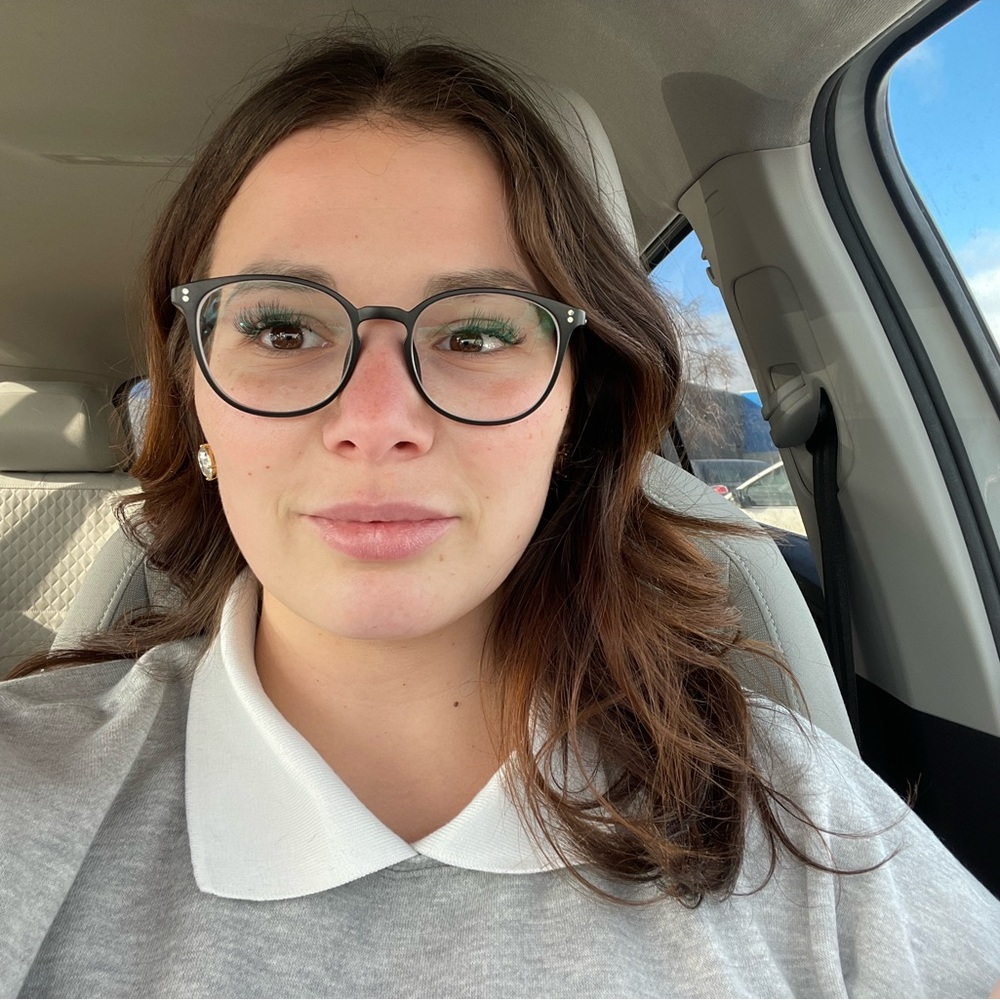 Meet your Posher, Courtney